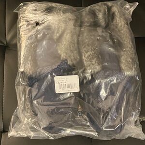 isotoner Signature Slippers For Women Size 8.5 - 9